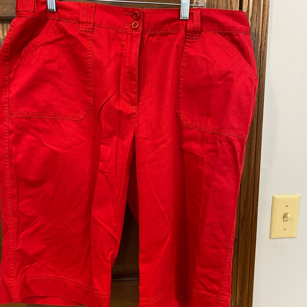 Capri pants
